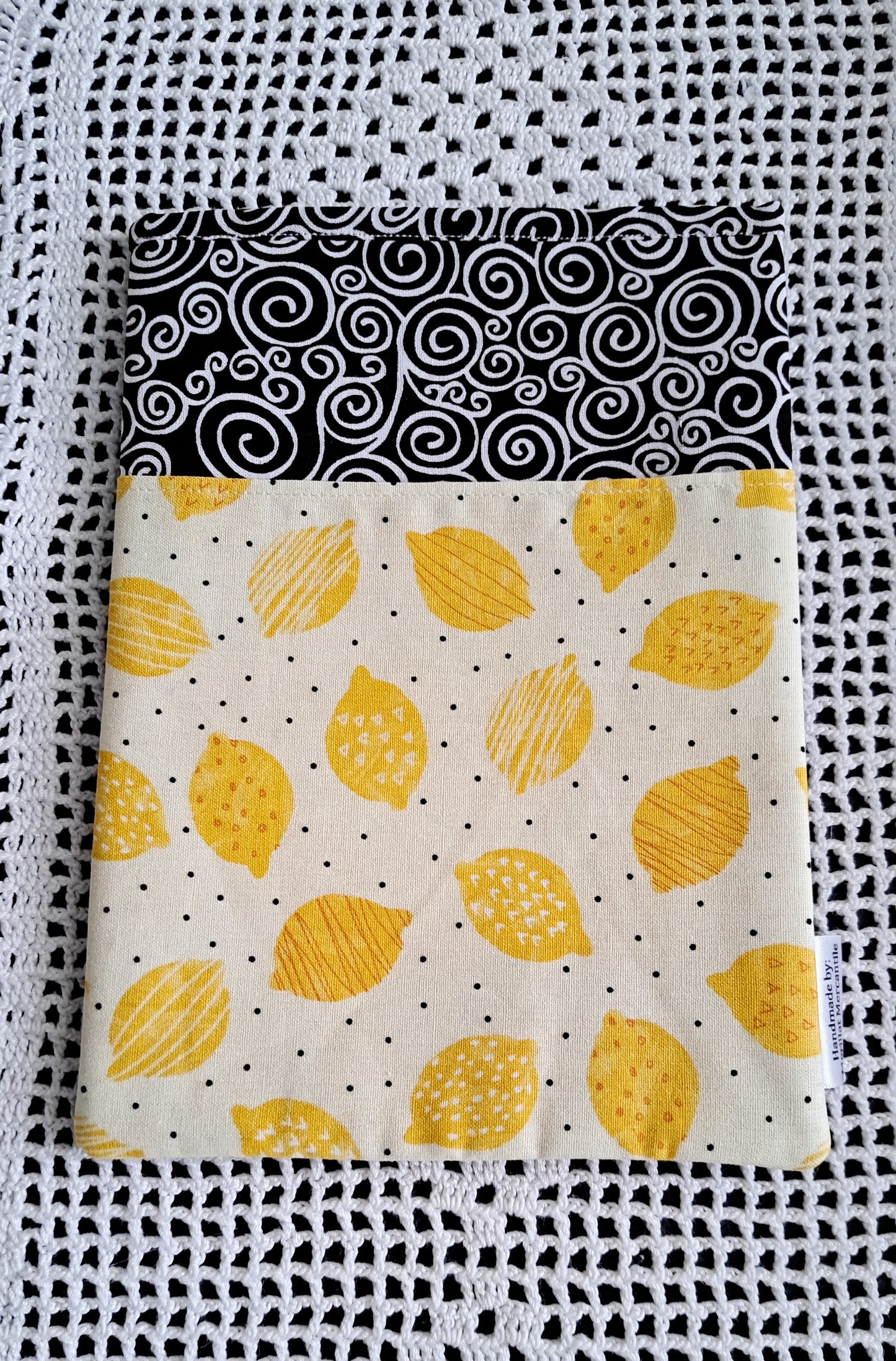 Kindle-Book-Tablet Sleeve Black Swirl with Lemons & Black Dots