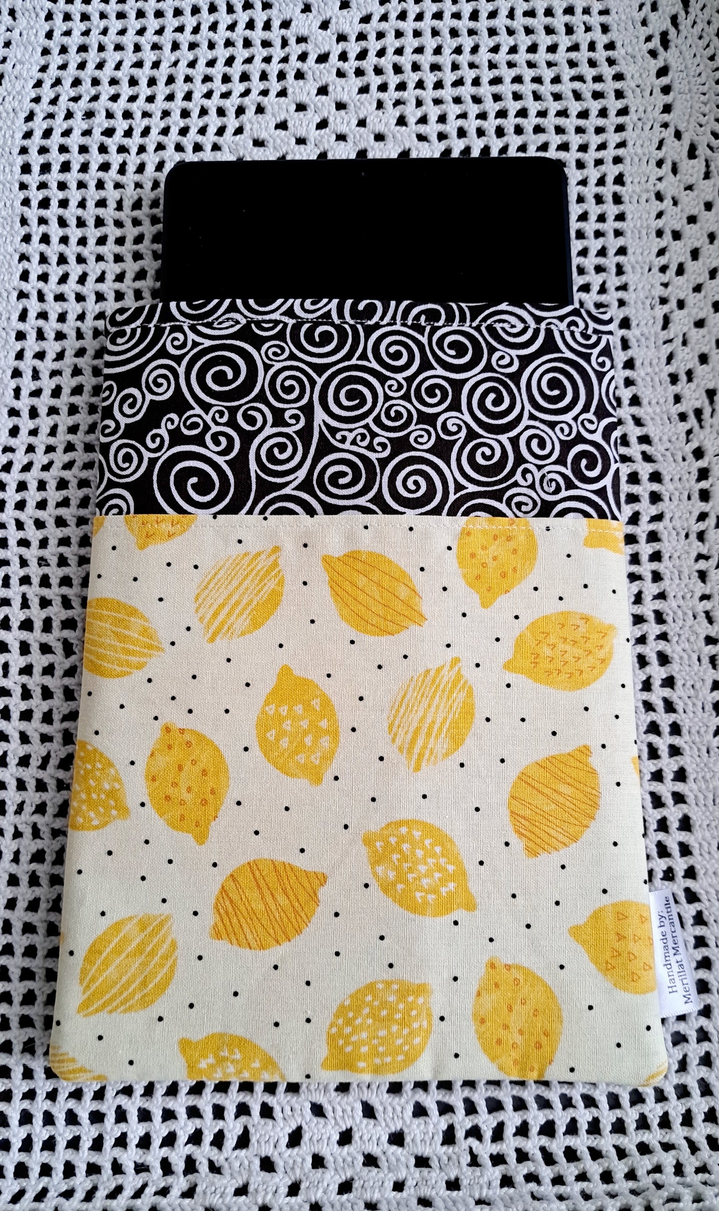 Kindle-Book-Tablet Sleeve Black Swirl with Lemons & Black Dots