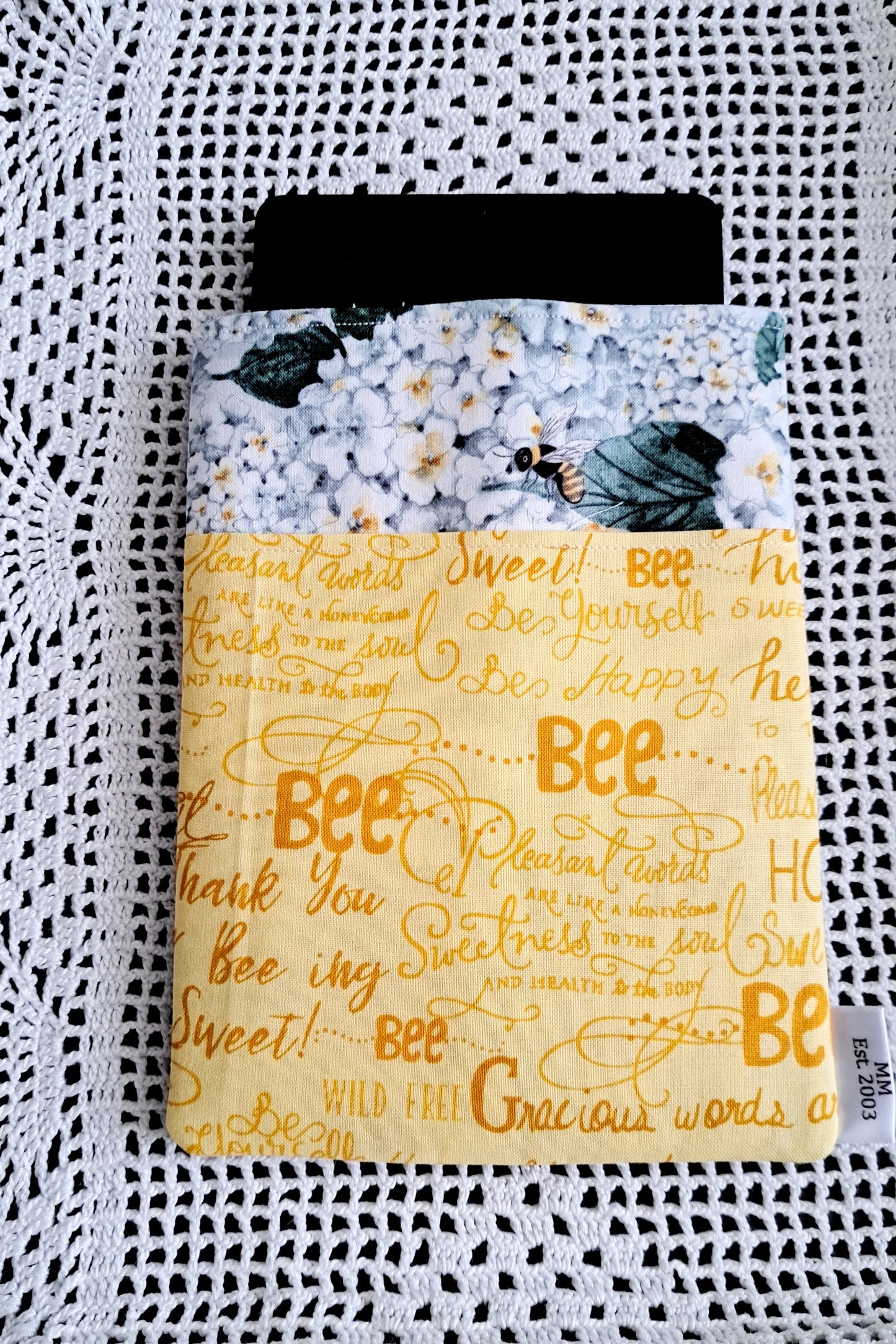 Kindle-Book-Tablet Sleeve Floral/Honey Bee with Daisies