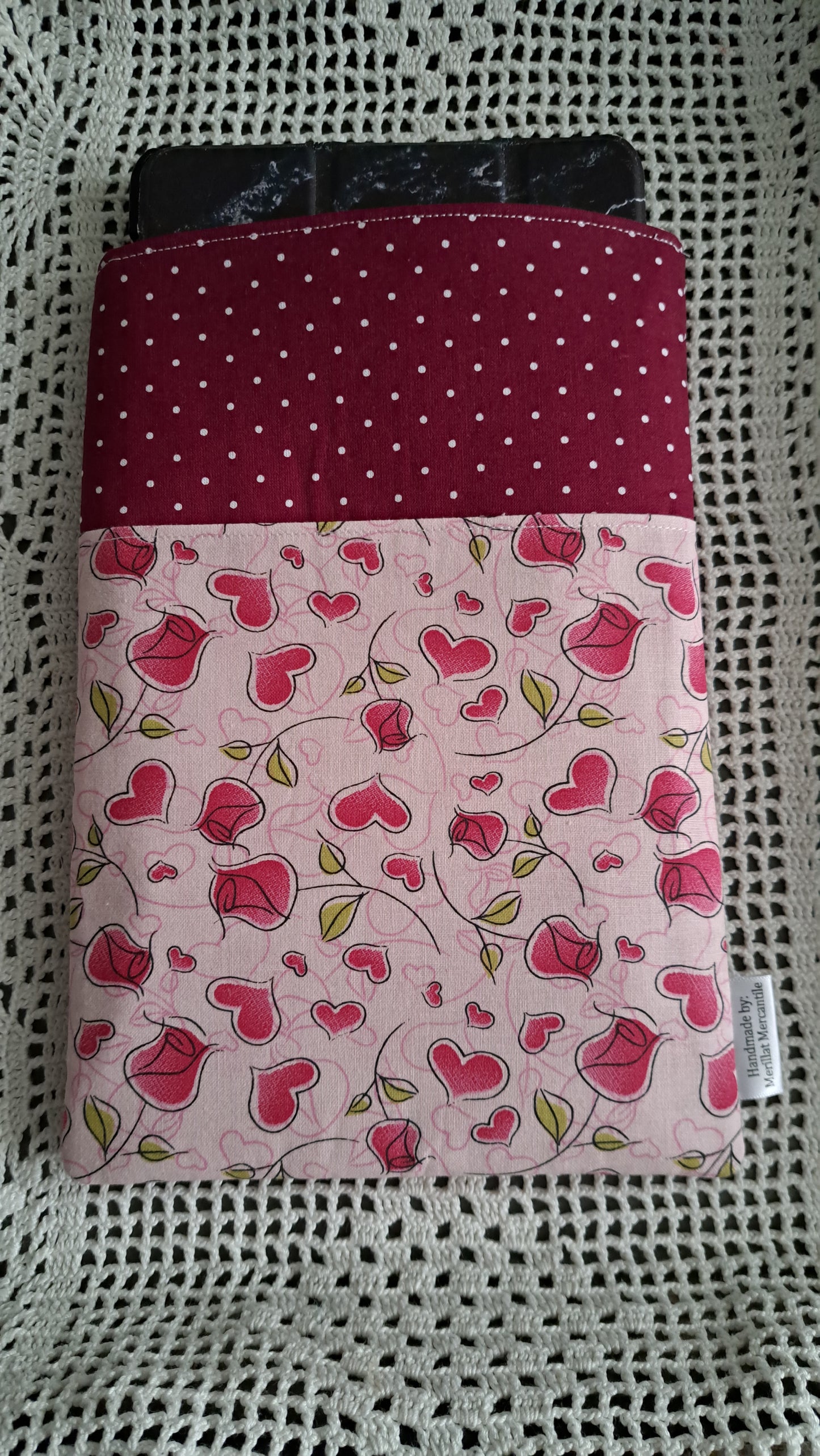 Kindle-Book-Tablet Sleeve Dots, Roses & Hearts