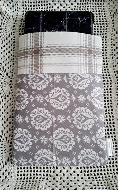 Kindle-Book-Tablet Sleeve Gray & White flourish emblem and stripes