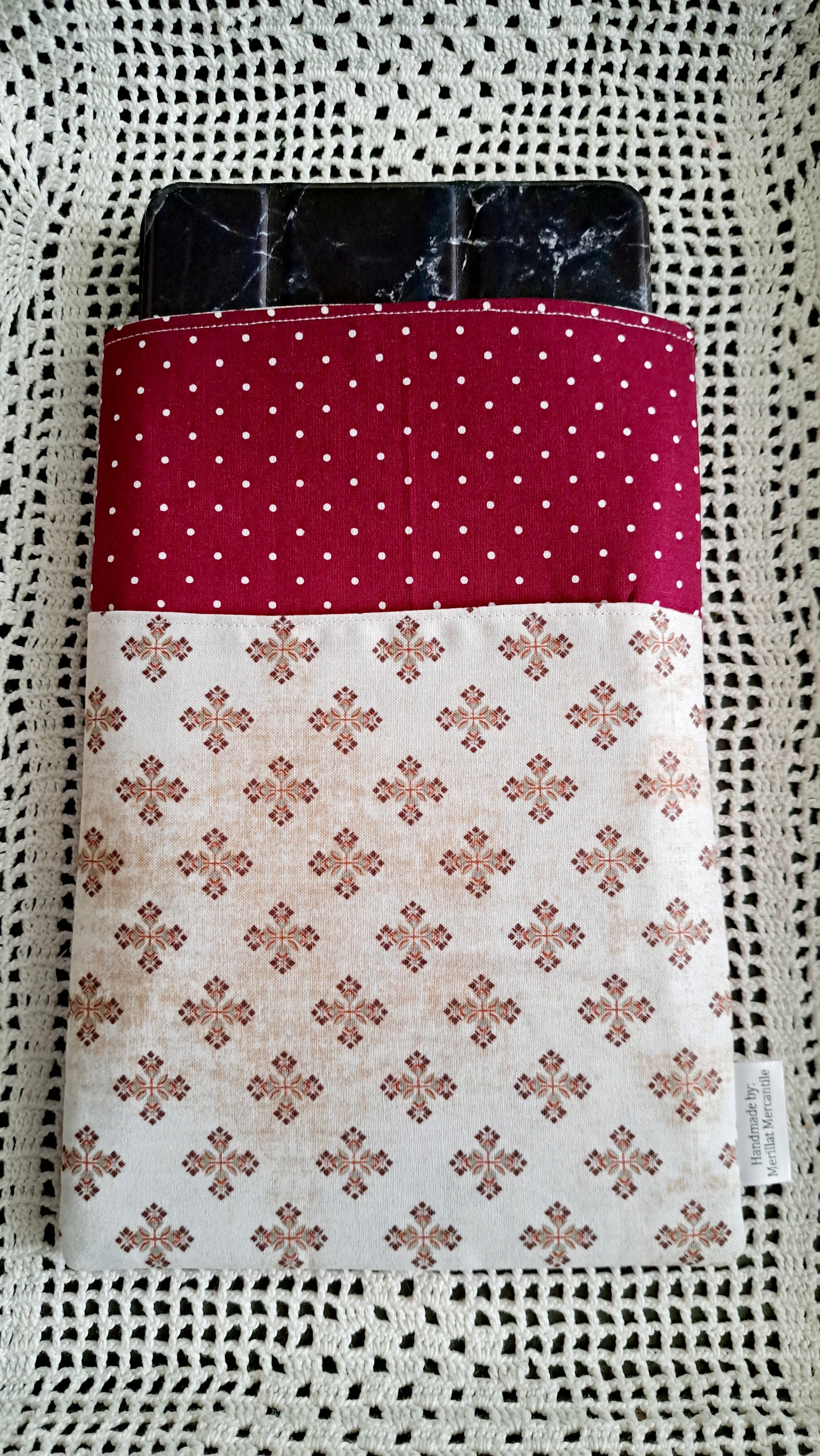 Kindle-Book-Tablet Sleeve Cross & Dots