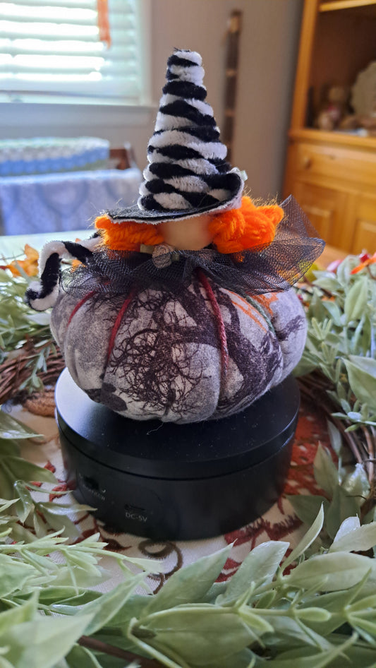 Pumpkin Witch (orange)