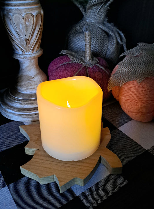 Reclaimed Cedar Wood Maple Leaf