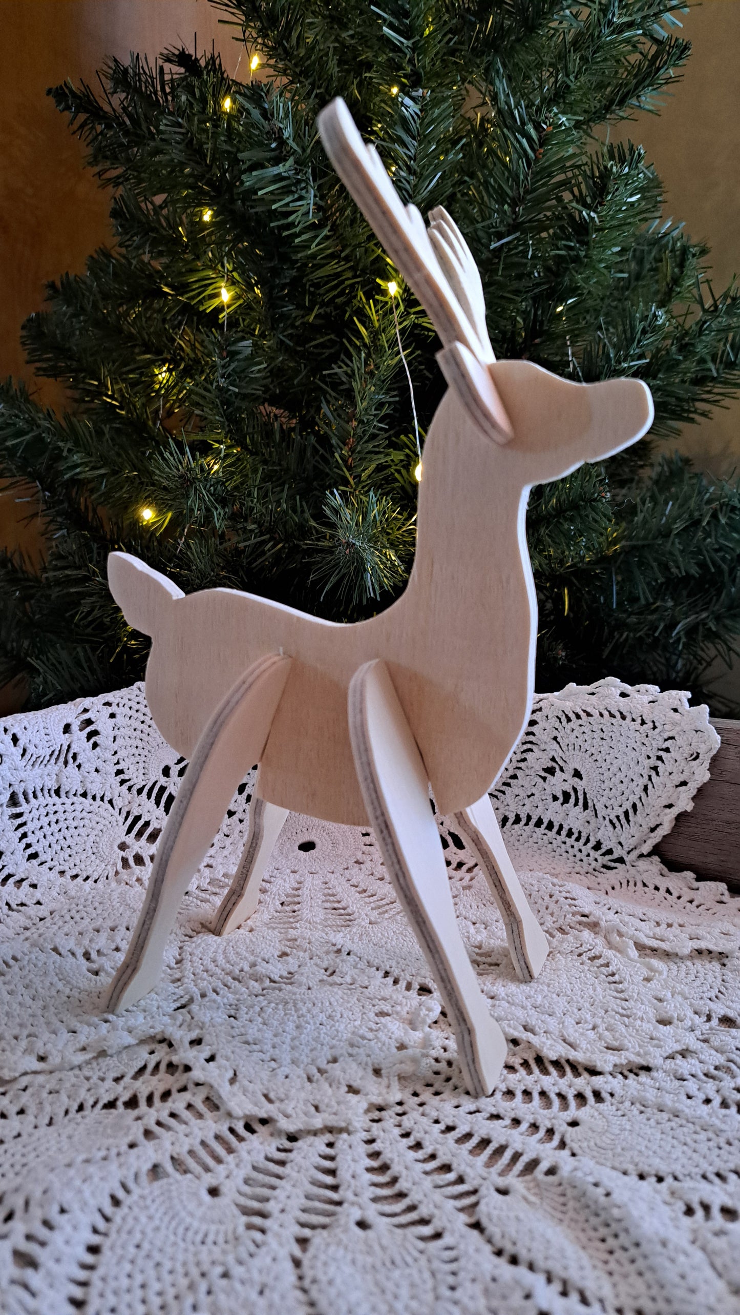 Unfinished Wooden Slotted Reindeer Kit (with paints)