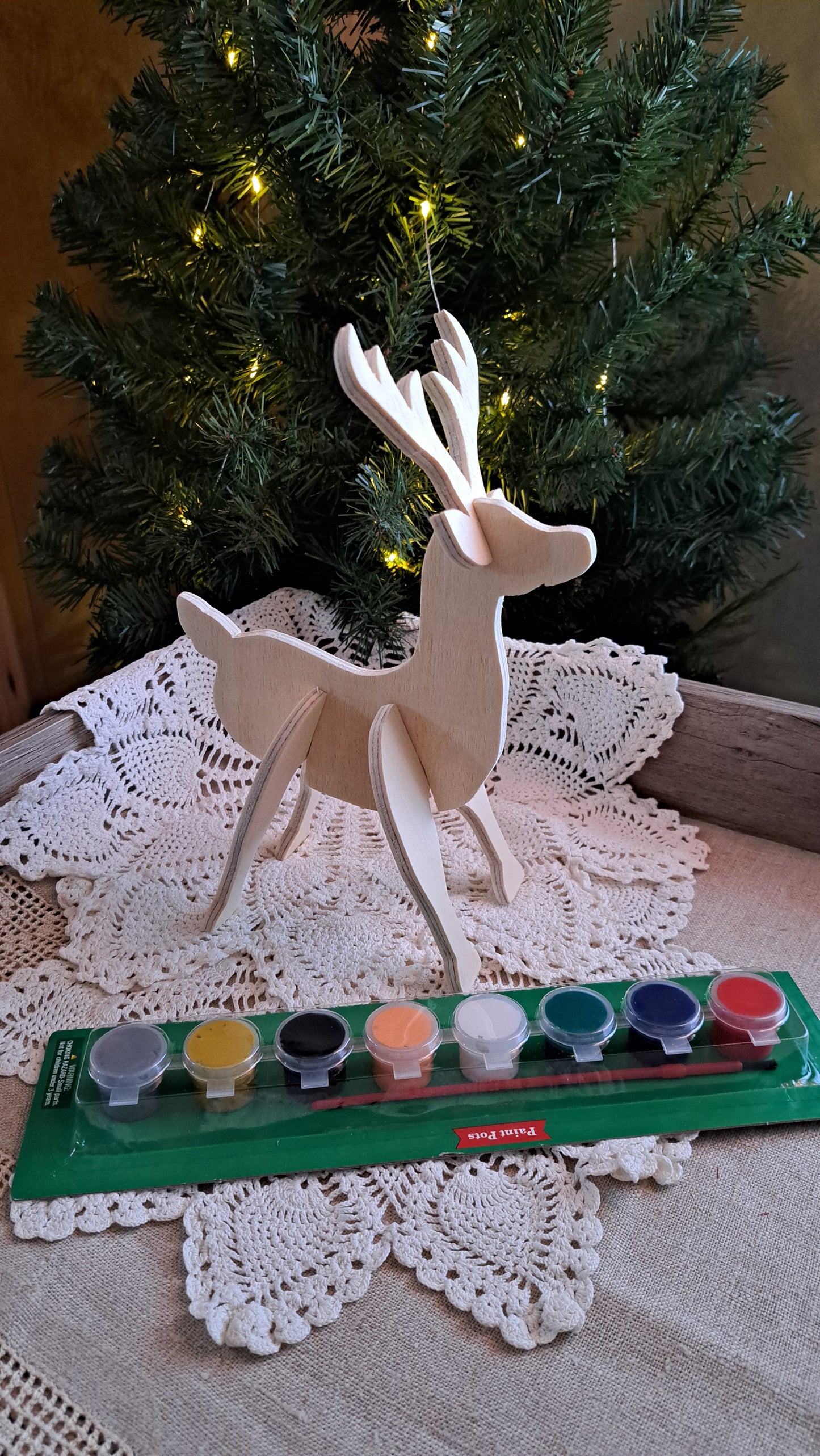 Unfinished Wooden Slotted Reindeer Kit (with paints)