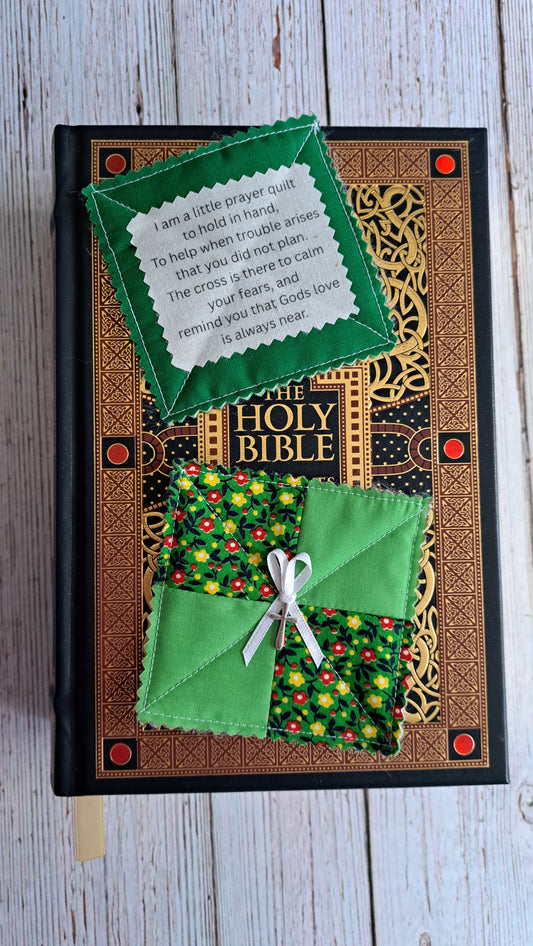 Floral on the Greens Pocket Prayer Quilt