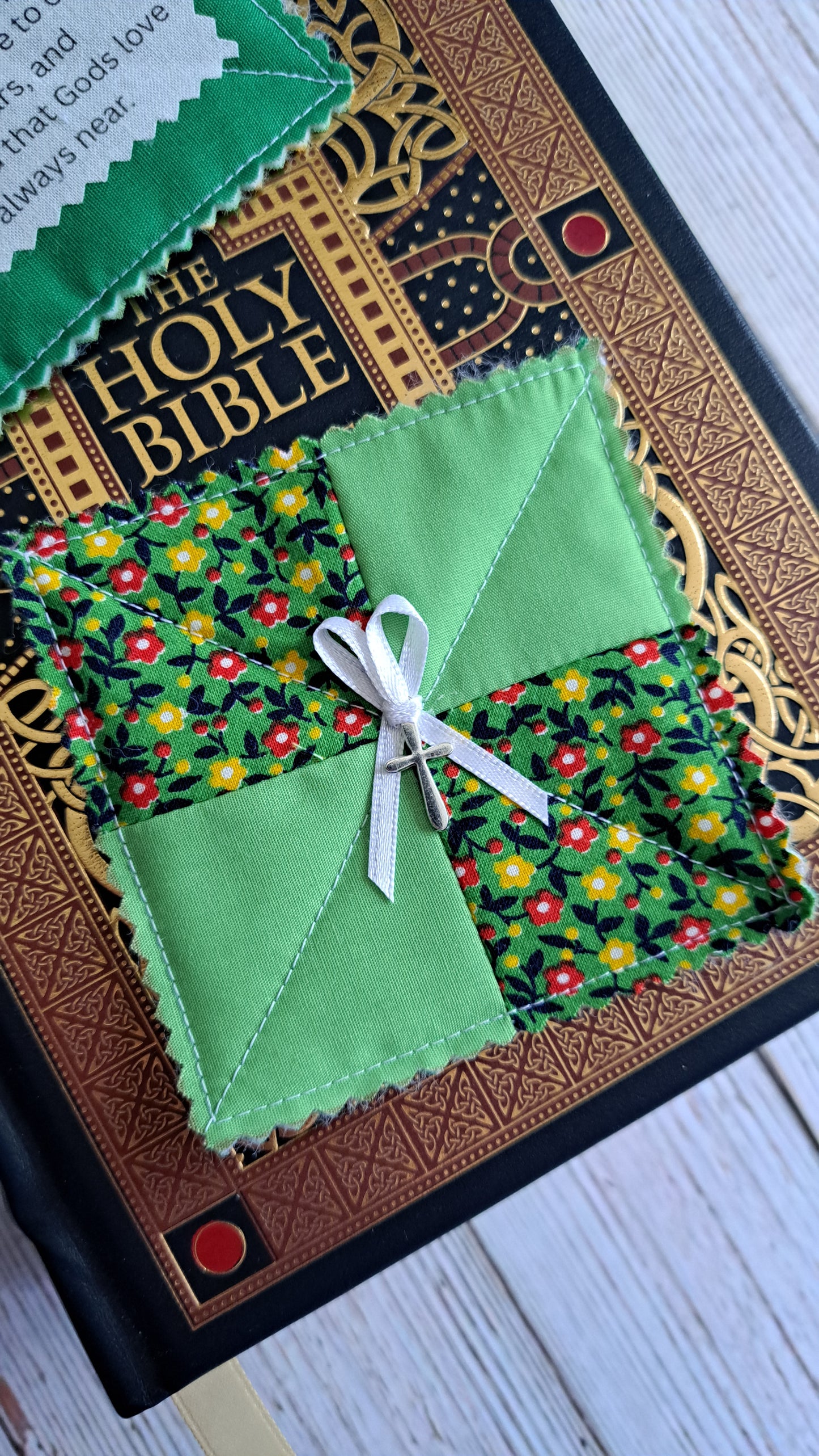 Floral on the Greens Pocket Prayer Quilt
