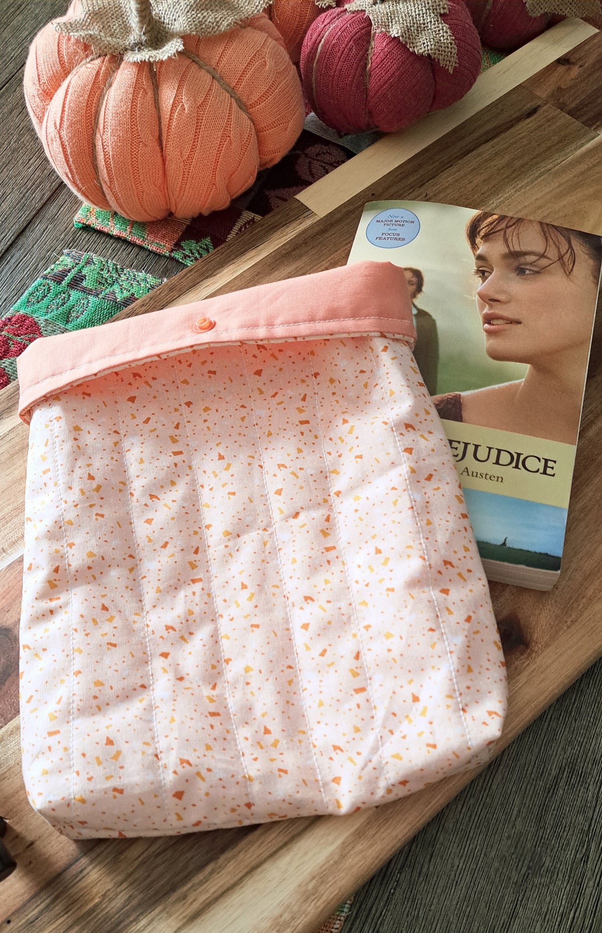 Kindle-Book-Tablet Pouch - Candy Corn