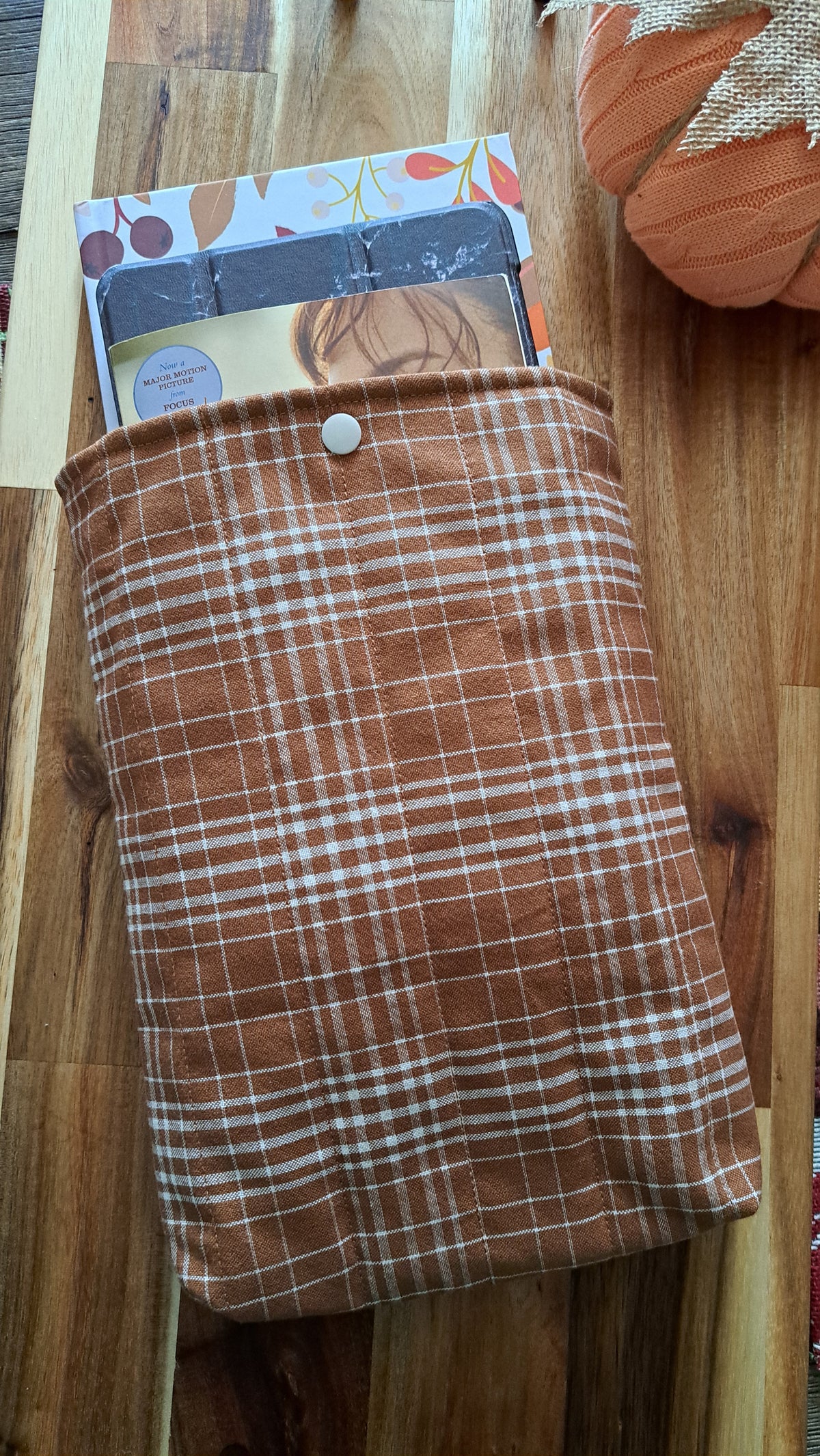 Kindle-Book-Tablet Pouch - Chestnut Plaid