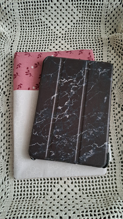 Kindle-Book-Tablet Sleeve Rose, Daisy & Dots