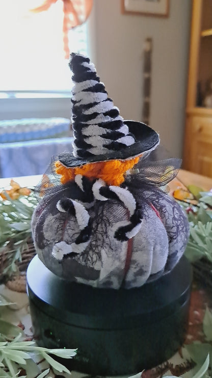 Pumpkin Witch (orange)