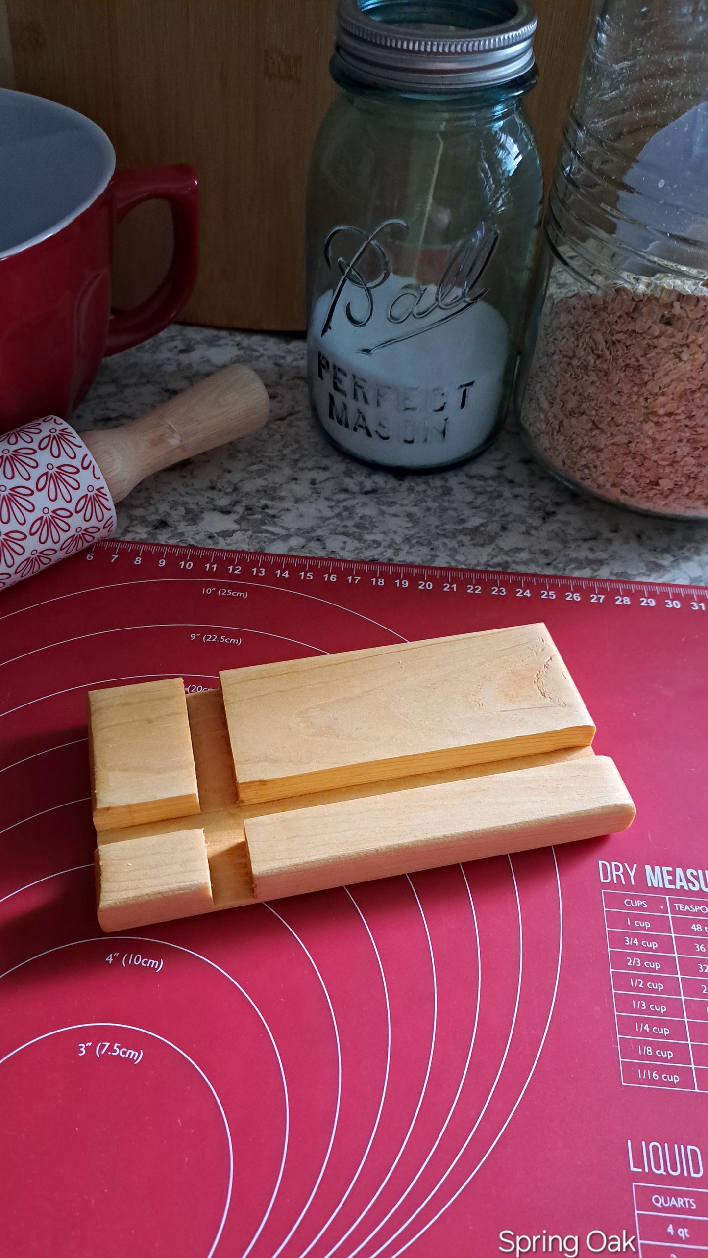 Wood Phone & Tablet Holder Spring Oak